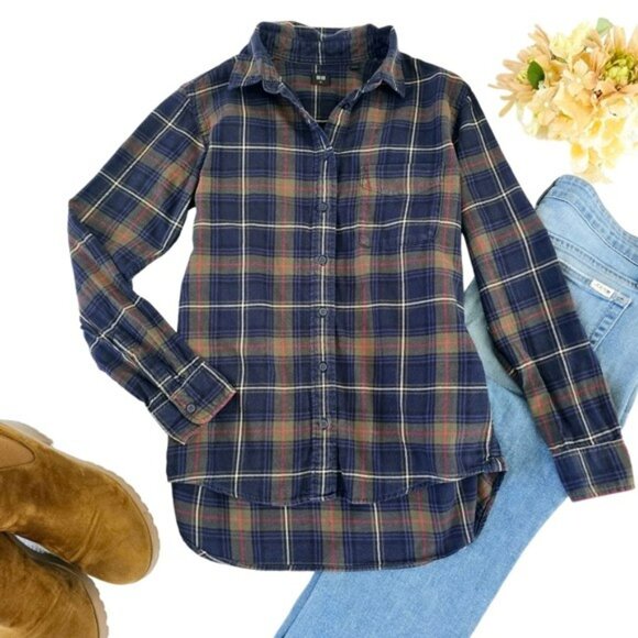 UniQlo Women's Button Down Flannel Shirt Size XS Green Blue Plaid Grunge Retro - Picture 1 of 12